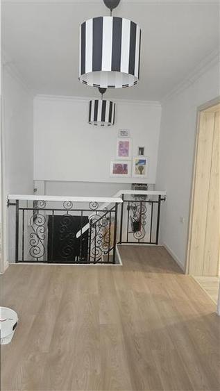 Apartament cu 6 camere decomandat, mobilat în Central