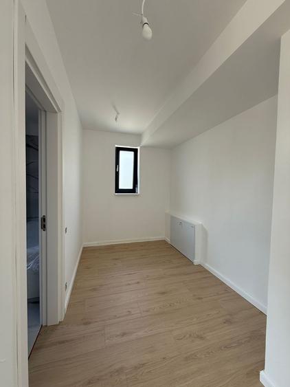 Duplex cu 4 camere cu Canalizare în Theodor Pallady