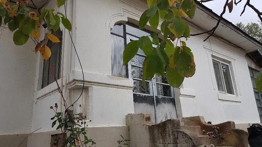Casă individuală cu 4 camere cu Teren 1514 Mp în Goiești