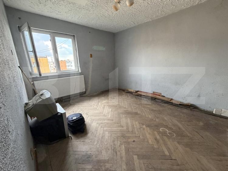 Apartament cu 2 camere decomandat în 9 Mai