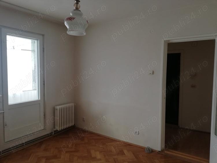 Apartament cu 3 camere decomandat în Reghin