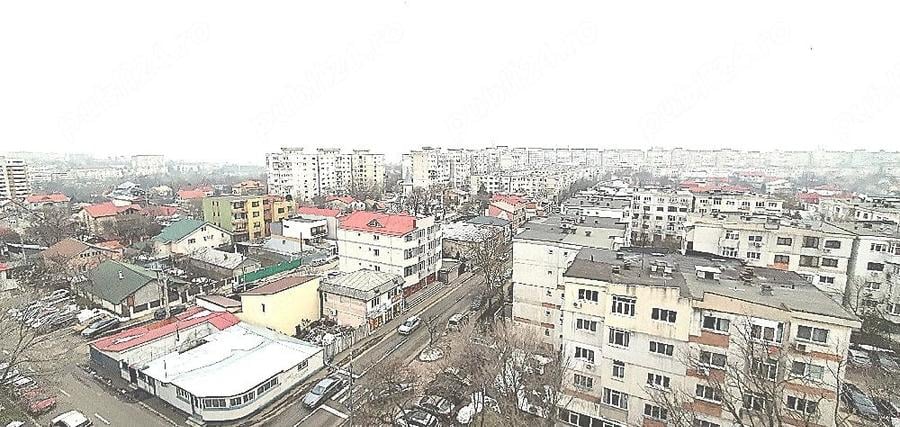 Garsonieră decomandată în Micro 17