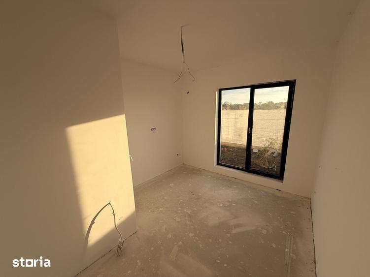 Casă cu 4 camere cu Teren 400 Mp în Berceni