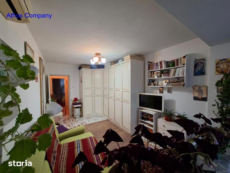 Apartament cu 3 camere semidecomandat, mobilat în Ștefan cel Mare