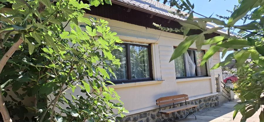 Casă individuală cu 3 camere cu Teren 900 Mp în Central