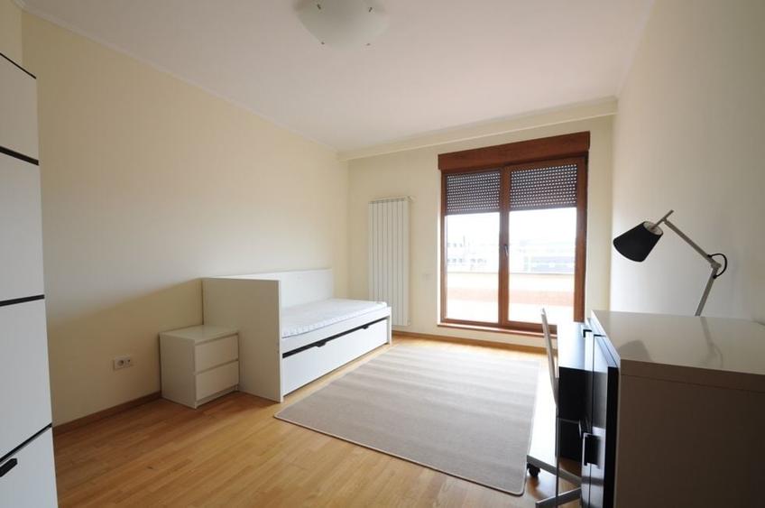 Penthouse cu 6 camere decomandat, mobilat în Herăstrău