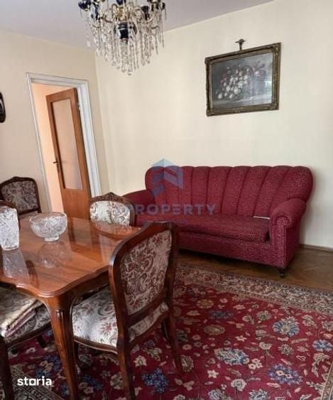 Apartament cu 3 camere semidecomandat în Tei
