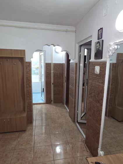 Apartament cu 2 camere decomandat în Casa de Cultură