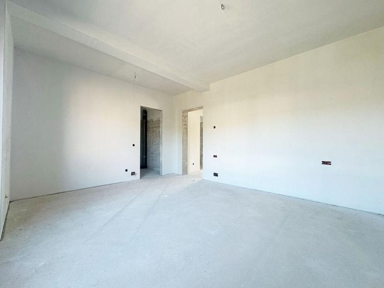 Duplex cu 4 camere cu Canalizare în Florești