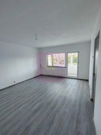 Garsoniera spa?ioasa de vanzare - Vitan, la cateva minute de Mall Vitan. - 7