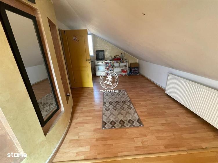Casă cu 4 camere în Vânători