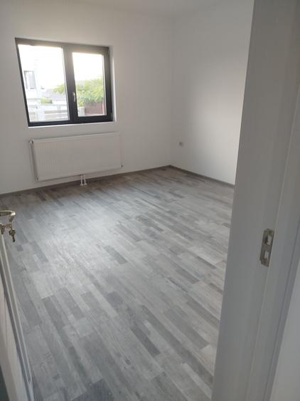 Casă cu 3 camere în Lumina