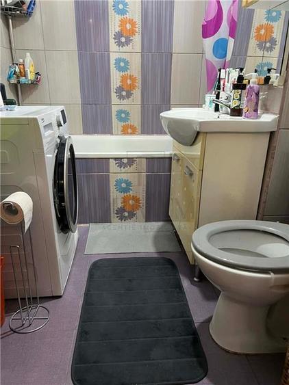 Apartament cu 3 camere decomandat, mobilat în Girocului