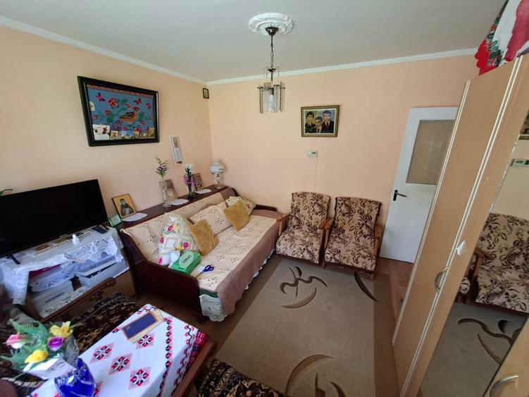 Apartament cu 2 camere decomandat în Nicolina