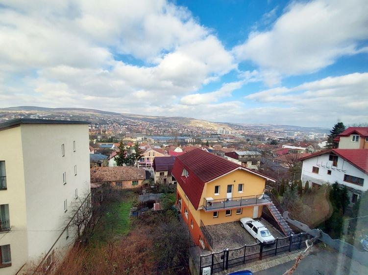 Garsonieră semidecomandată, mobilată în Gruia