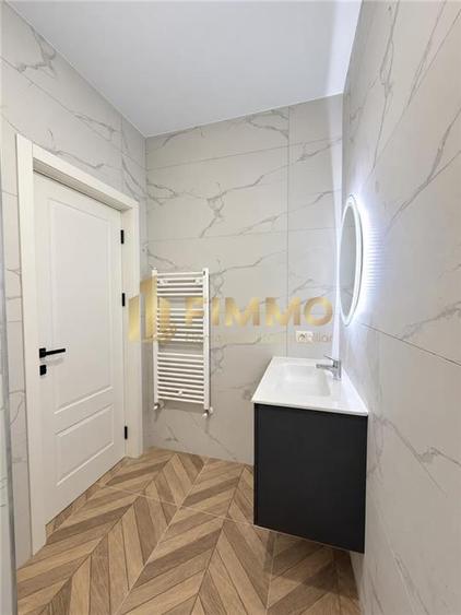 Duplex cu 4 camere cu Canalizare în Ipotești