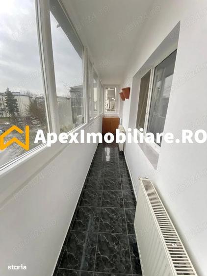 Apartament cu 3 camere semidecomandat în Central