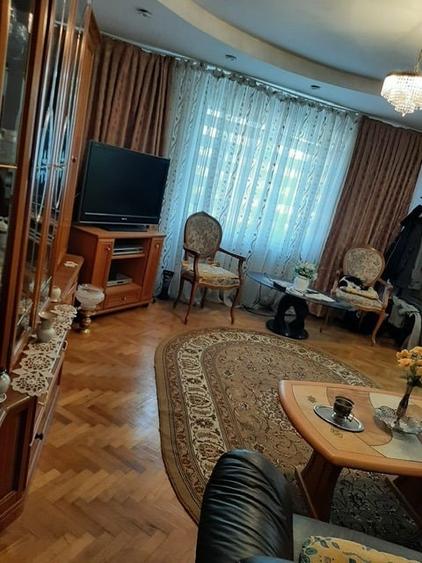 Casă individuală cu 5 camere cu Canalizare în Central