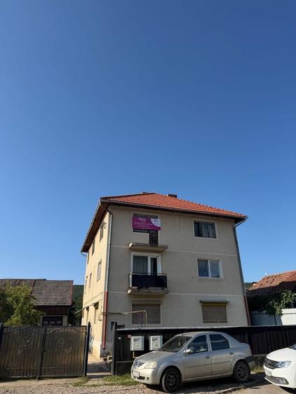 Apartament cu 3 camere decomandat în Exterior Est