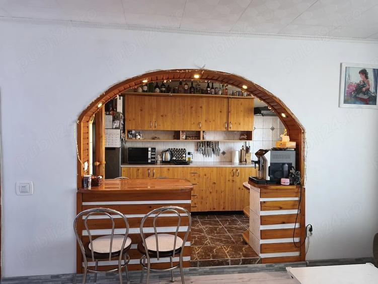 Apartament cu 3 camere decomandat în Astra