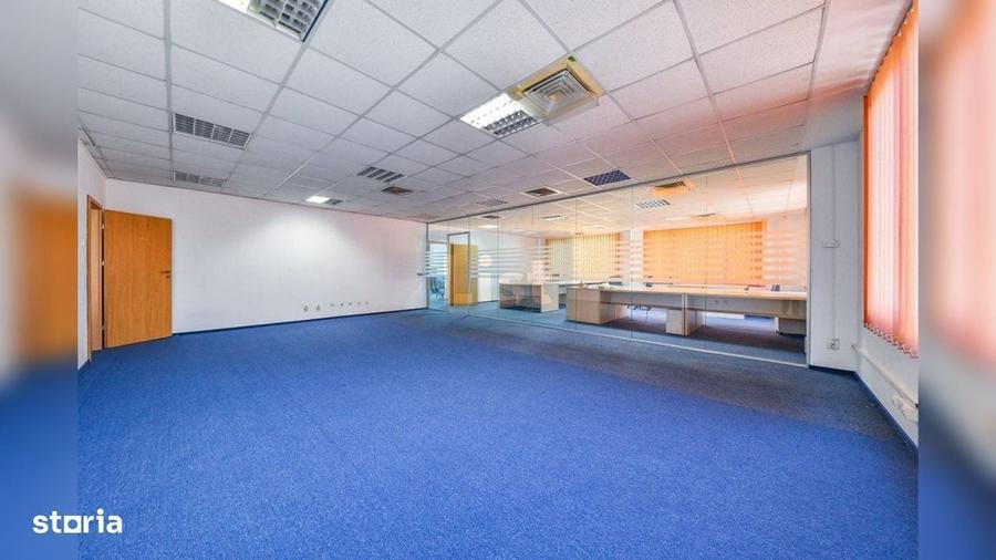 Spațiu comercial, de 400 mp, în Central