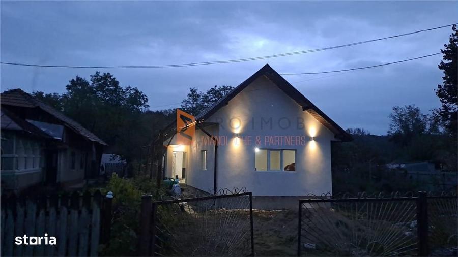Casă cu 4 camere decomandat cu Teren 528 Mp în Tisău