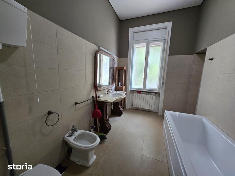 Apartament cu 4 camere în Medicină