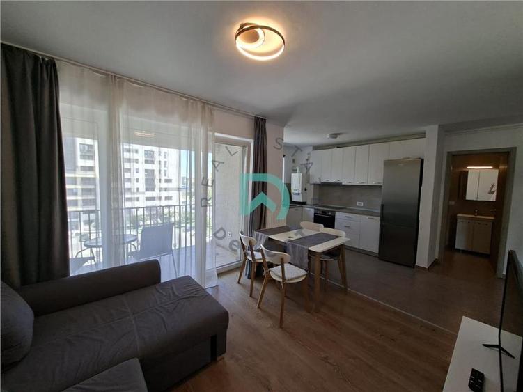 Apartament cu 2 camere decomandat în Tractorul