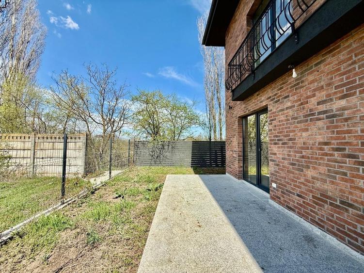 Duplex cu 4 camere cu Canalizare în Vest