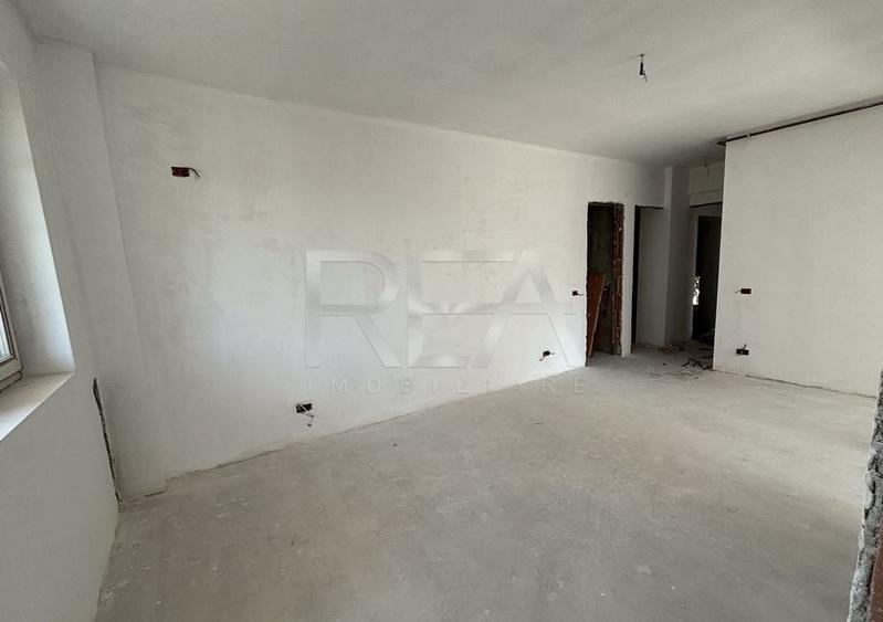 Apartament cu 3 camere semidecomandat în Giulești