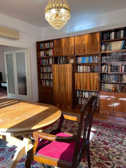 Apartament cu 6 camere decomandat în Universitate