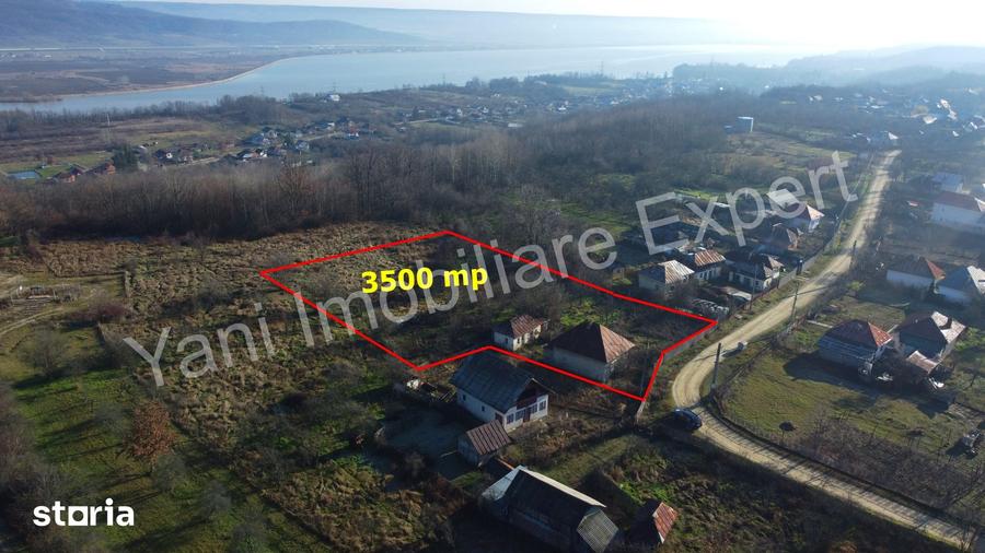 Casă cu 2 camere cu Teren 3500 Mp în Merișani