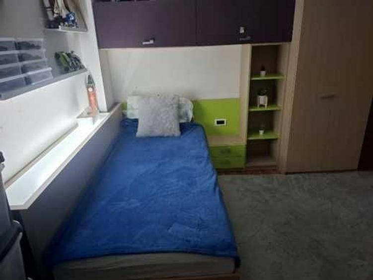 Apartament cu 3 camere decomandat în Nufărul