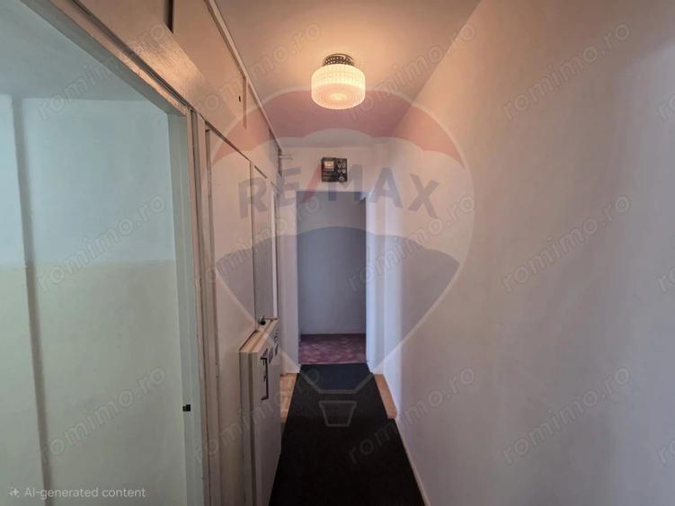 Apartament cu 3 camere semidecomandat în Take Ionescu