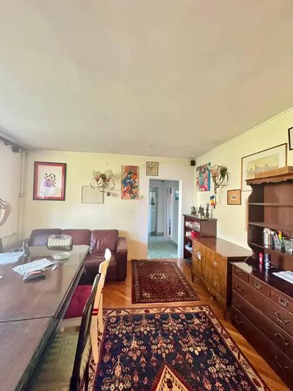 Apartament cu 3 camere semidecomandat, mobilat în Obor