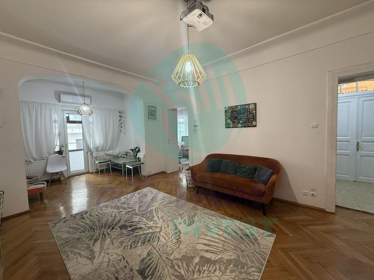 Apartament cu 5 camere semidecomandat în Armeneasca