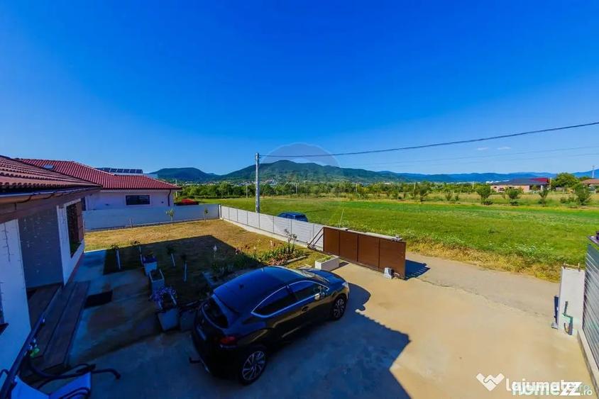 Casă cu 4 camere cu Teren 600 Mp în Săsar