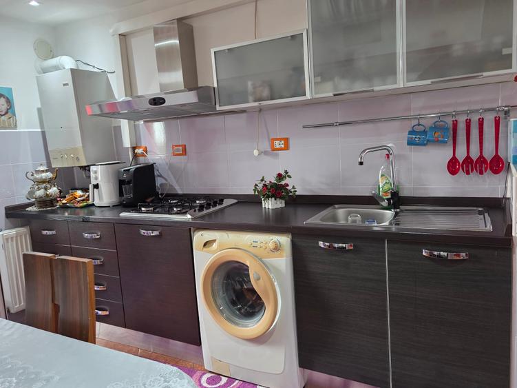 Apartament cu 2 camere decomandat în Central
