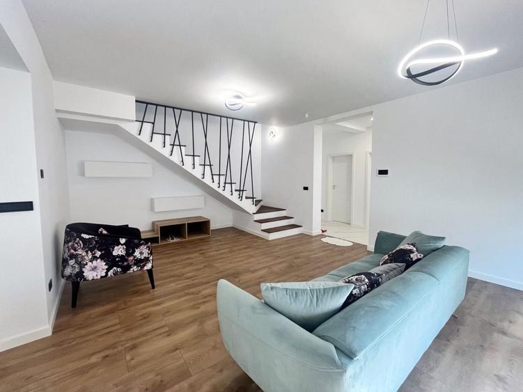 Duplex cu 4 camere cu Canalizare în Aradului