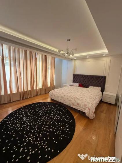 Apartament cu 5 camere decomandat în Central