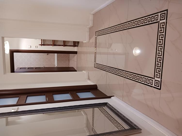 Apartament cu 3 camere decomandat în Libertății