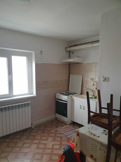 Apartament cu 2 camere semidecomandat în Tărtășești