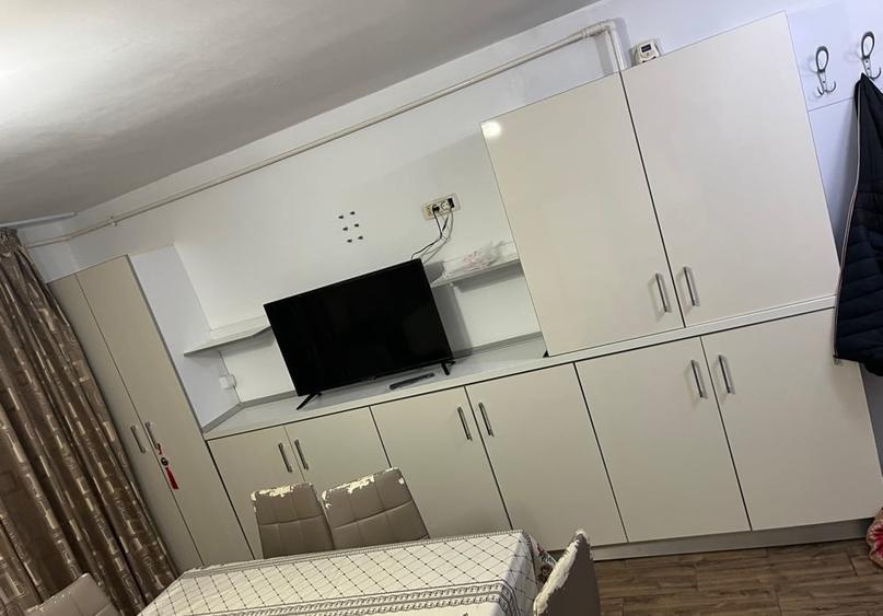 Casă cu 5 camere cu Teren 300 Mp în Rahova