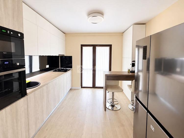 Duplex cu 4 camere cu Canalizare în Bucium