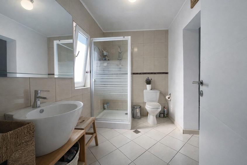 Casă individuală cu 3 camere cu Canalizare în Fundeni