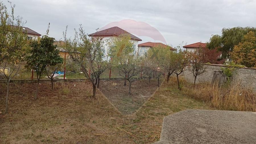 Casă individuală cu 5 camere cu Teren 570 Mp în Săftica