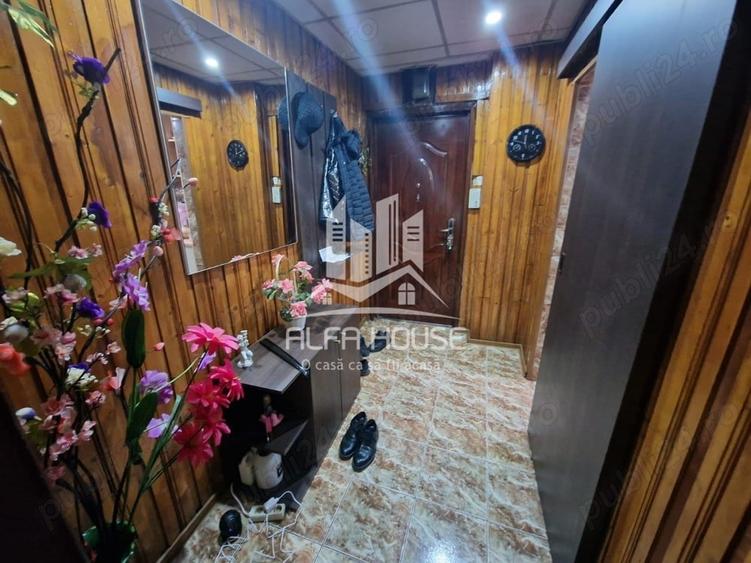 Apartament cu 3 camere semidecomandat în Govândari