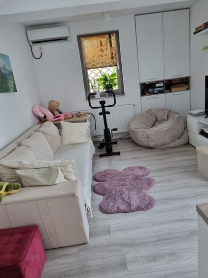 Apartament cu 2 camere decomandat în 1 Mai