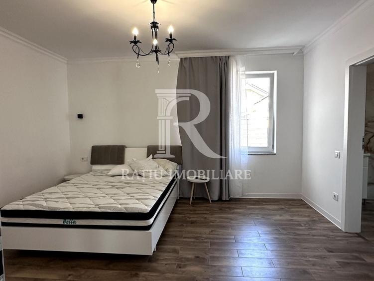 Casă individuală cu 6 camere cu Canalizare în Sânmartin
