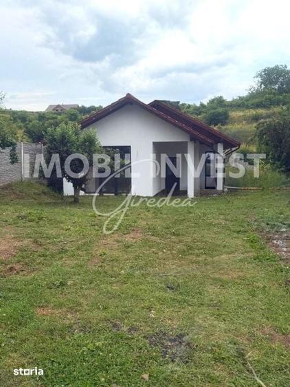 Casa individuala zona Schit |500 mp teren | 3 dormitoare| demisol - 1